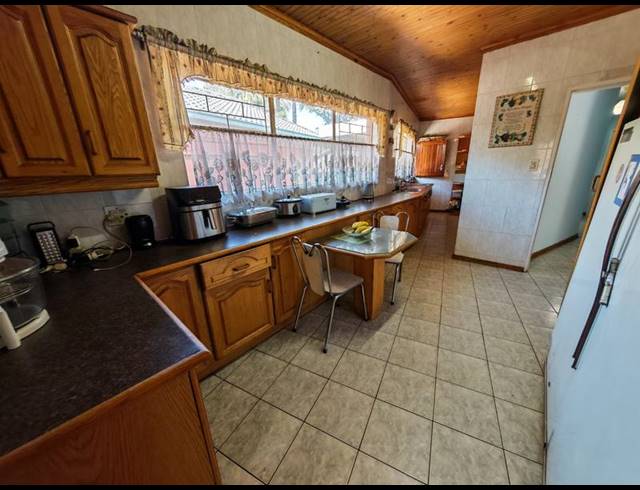 3 BEDROOM HOUSE FOR SALE IN VANDERBIJLPARK SE 7